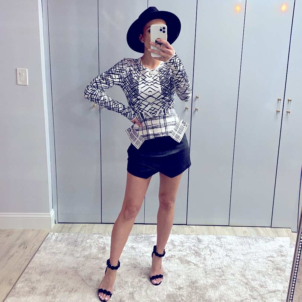 BCBG Maxazria Elizabetta Peplum Jacquardbi bondage pullover sweater XS